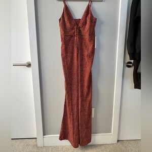 Lace up jumpsuit in brown and white